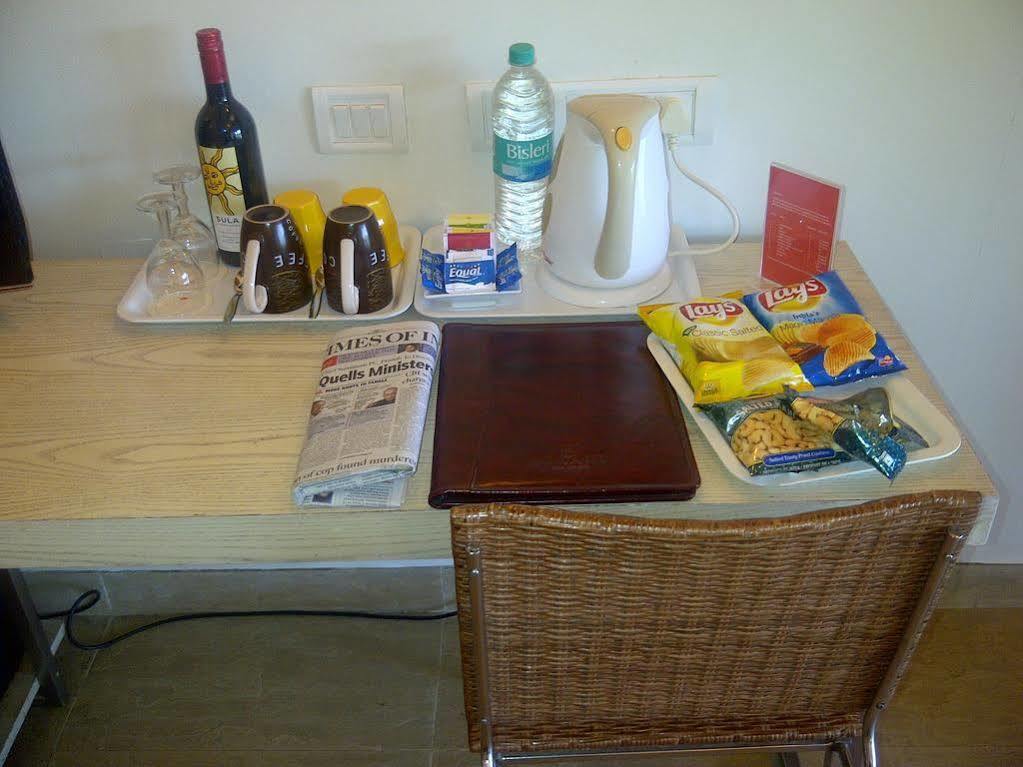 瓦哈酒店 Ulhāsnagar 外观 照片